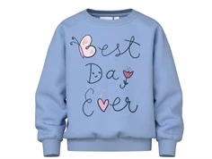 Lyseblå sweatshirt med Best Day Ever print på forsiden fra Name it 13241602 serenity